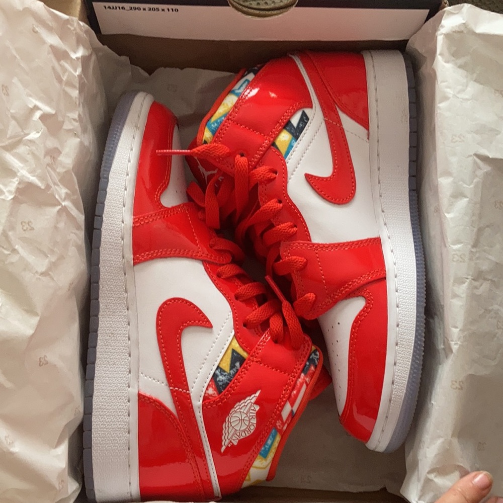 Jordan 1 mid